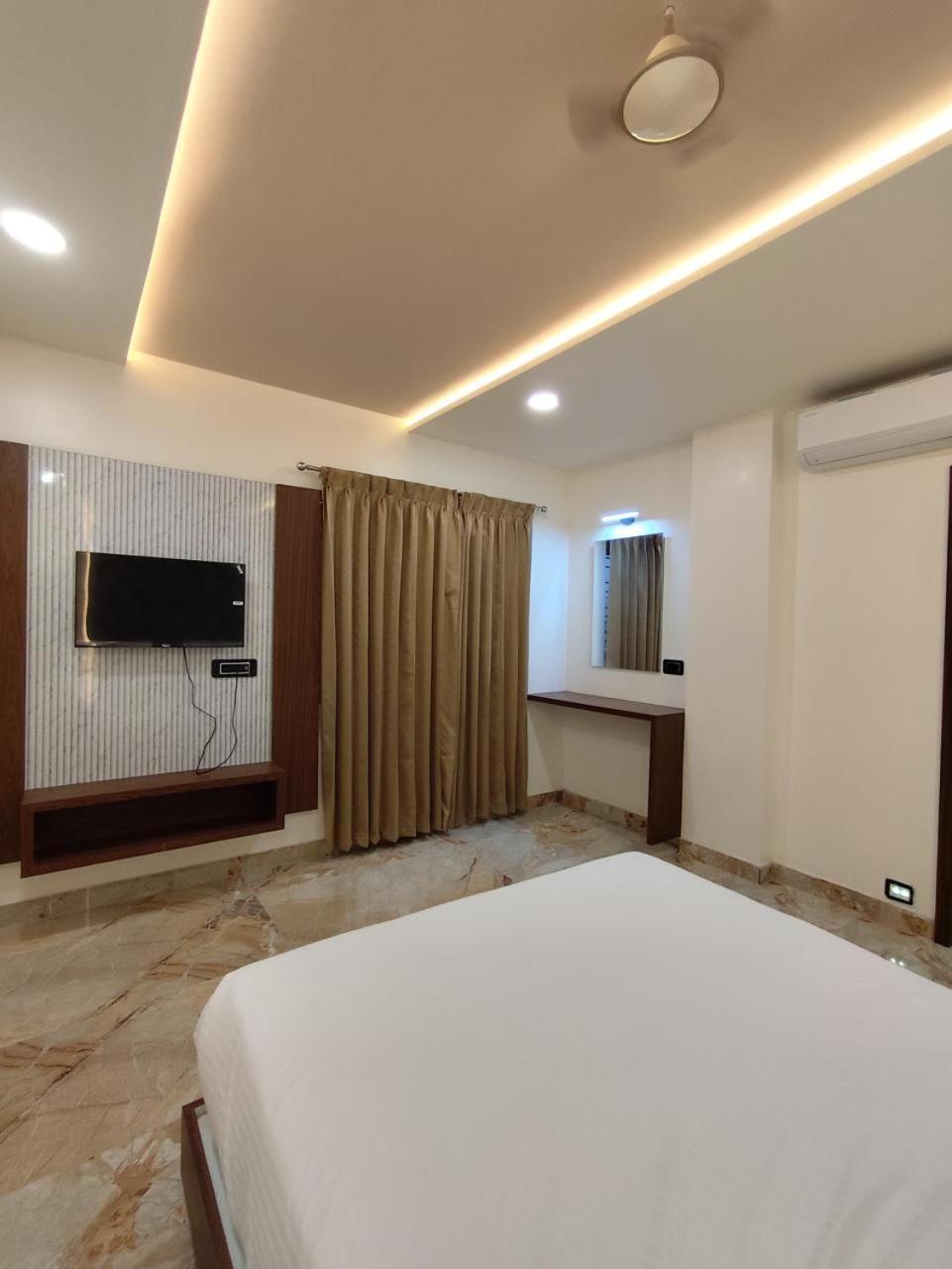 Sree Mahalakshmi Residency By K Hotels Virudunagar Экстерьер фото